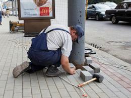 Тротуарная плитка или асфальт: что лучше для укладки во дворе частного дома? Тротуарная плитка или асфальт: что лучше для укладки во дворе частного дома?